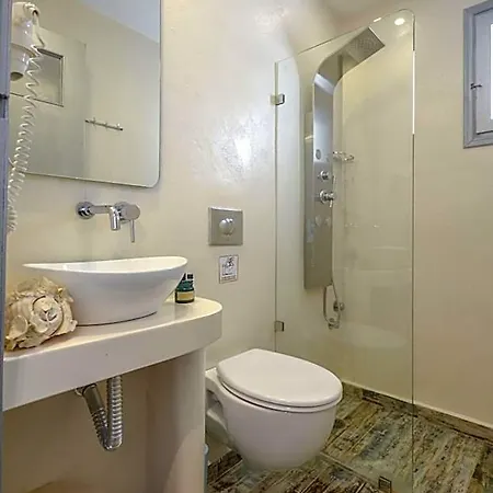 Apartamento Luxury Naxos Deluxe Triple 150m From St George *